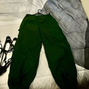 Pretty Little Thing pants small new